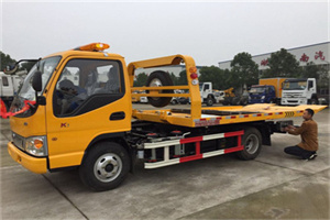 乾安哪里有拖车服务