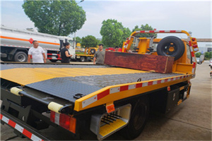 乾安附近拖车电话号码服务